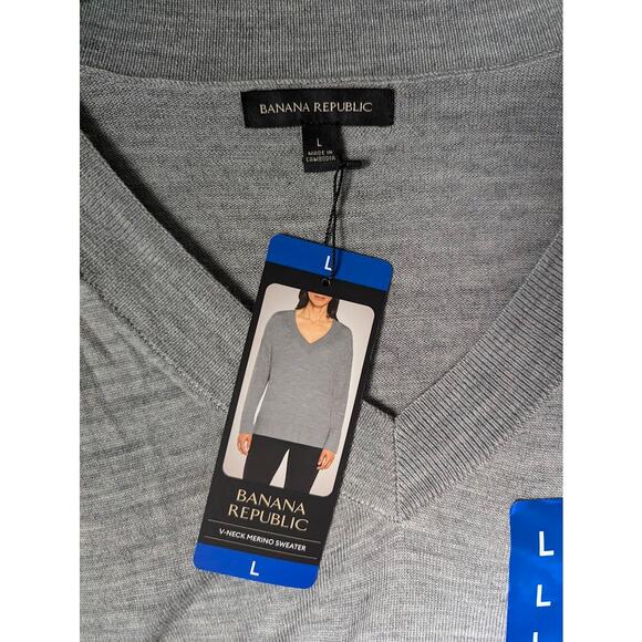 Banana Republic Ladies Merino Wool V-Neck Sweater Gray LARGE - Picture 2 of 2